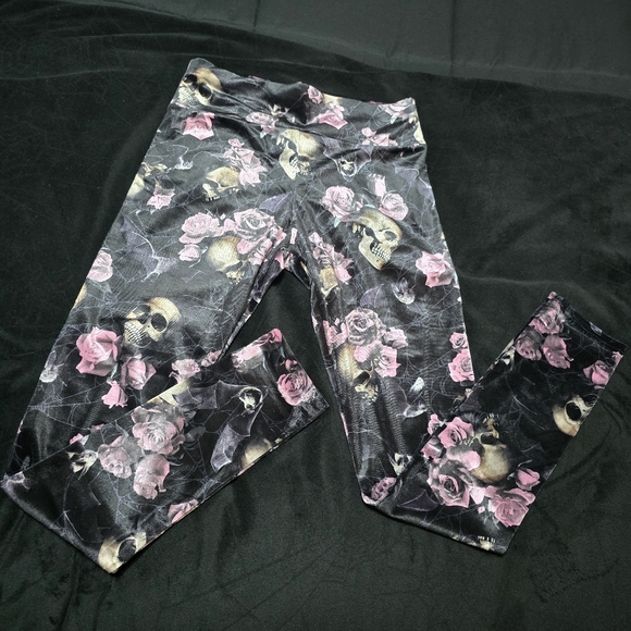 NWOT Killstar Haunted Garden Hematite Leggings, Medium - Picture 3 of 9